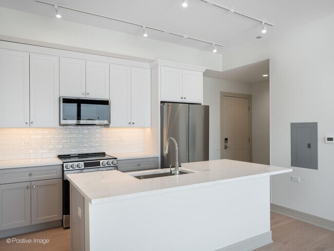 Foto del edificio - 3202 N Racine Ave