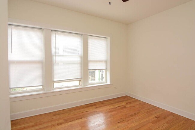 Foto del edificio - 4804 N Avers Ave