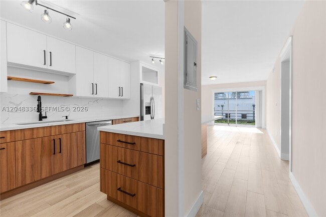 Foto del edificio - 8752 SW 12th St