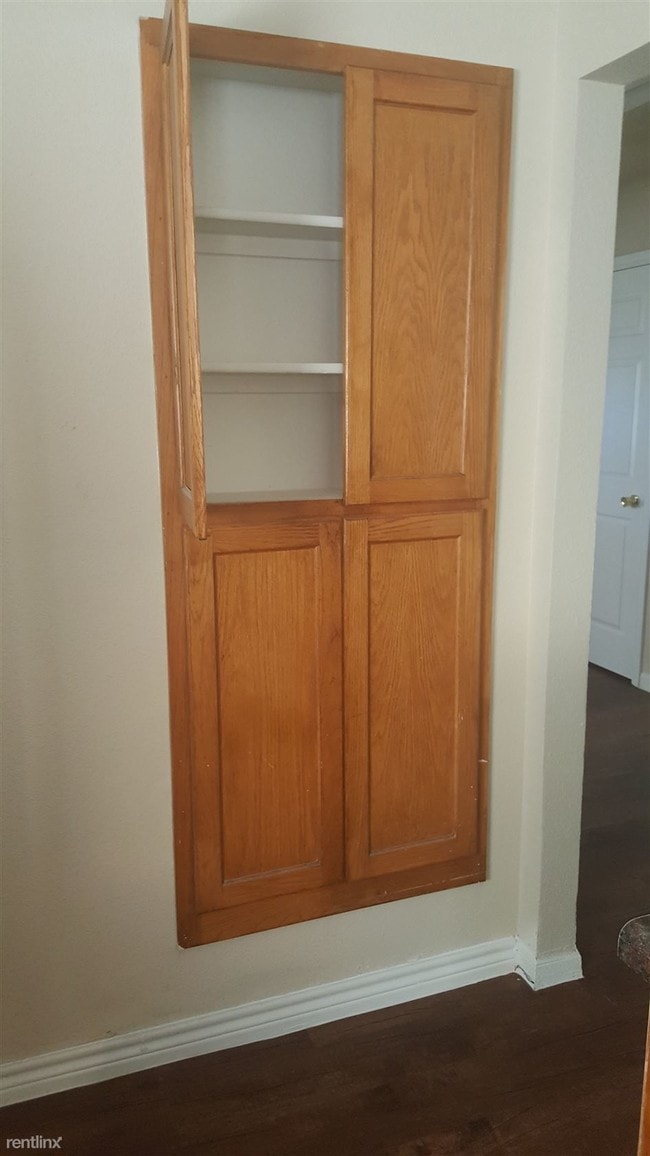 Building Photo - 3 br, 1 bath  - 2418 S Laredo St