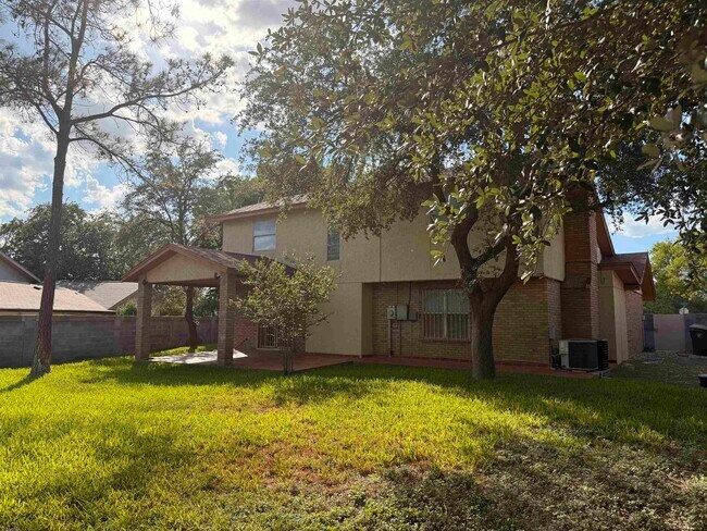 Foto del edificio - 901 Eden Ln