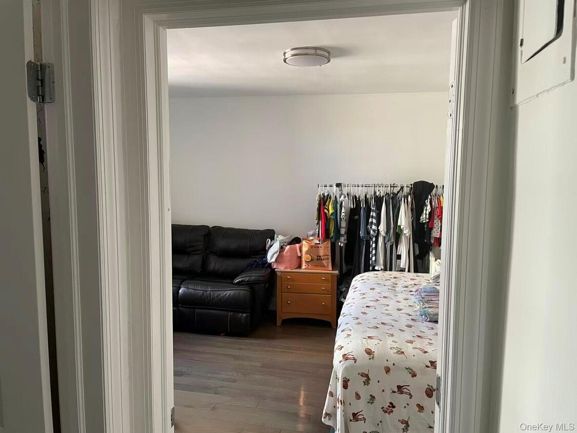 Building Photo - 137-40 45th Ave