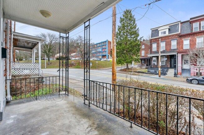 Building Photo - 1725 Brighton Rd