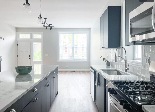 Foto del edificio - 1728 N Wood St