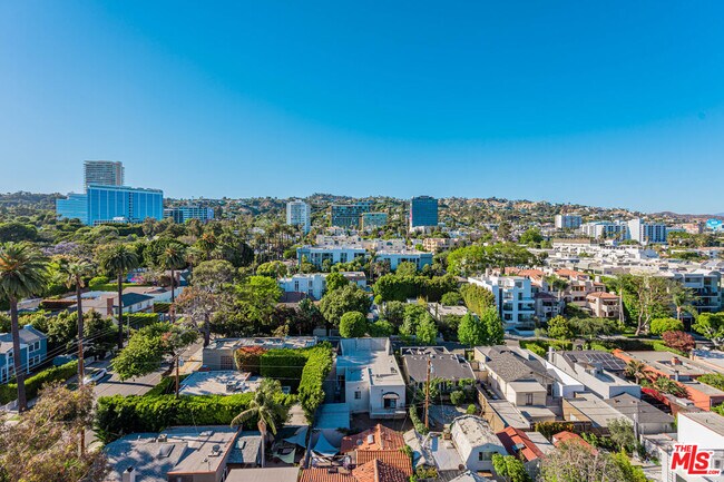 Foto del edificio - 838 N Doheny Dr