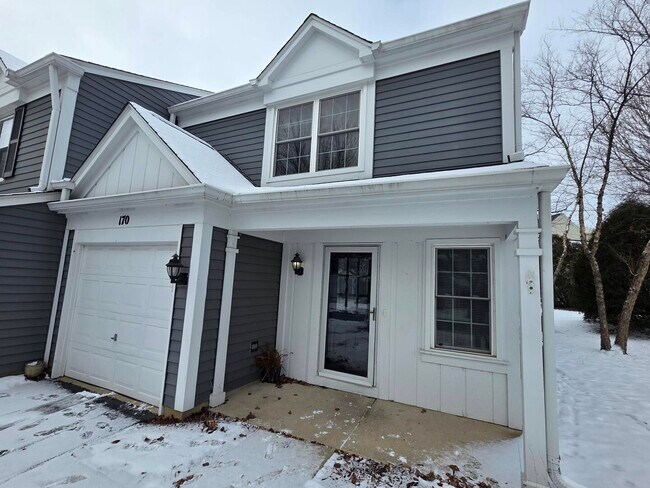 Foto del edificio - 170 Half Moon Cir