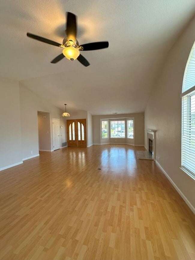 Building Photo - Nor Cal Realty, Inc. - 3 Bedroom 2  Bath w...