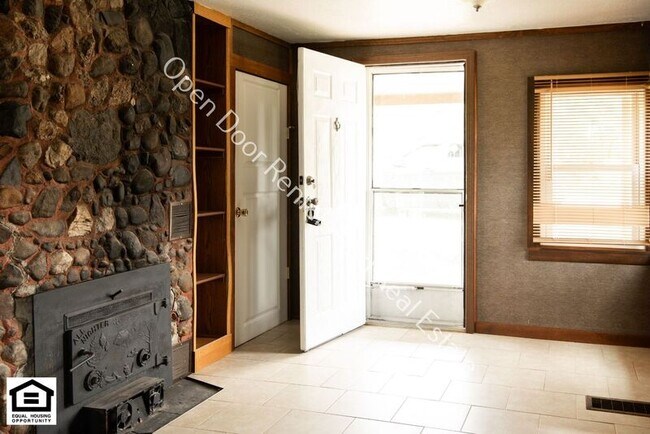Foto del edificio - 10205 N Jones Lake Rd