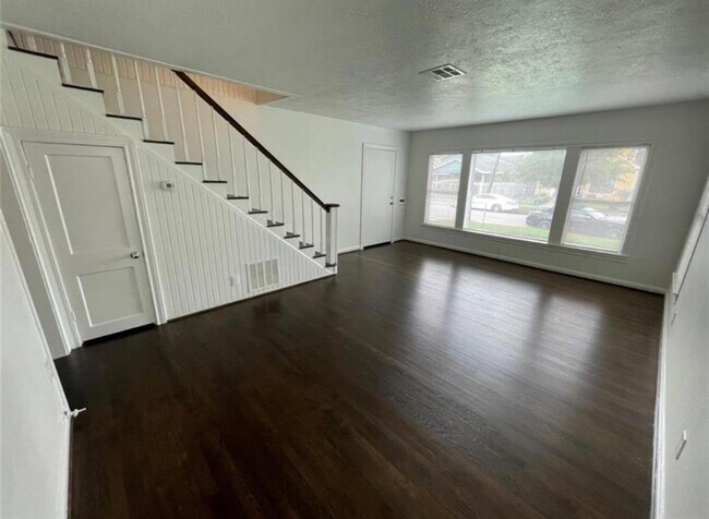 Foto del edificio - 7139 Linden St