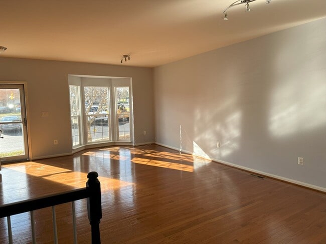 Foto del edificio - 153 Oxbow Dr