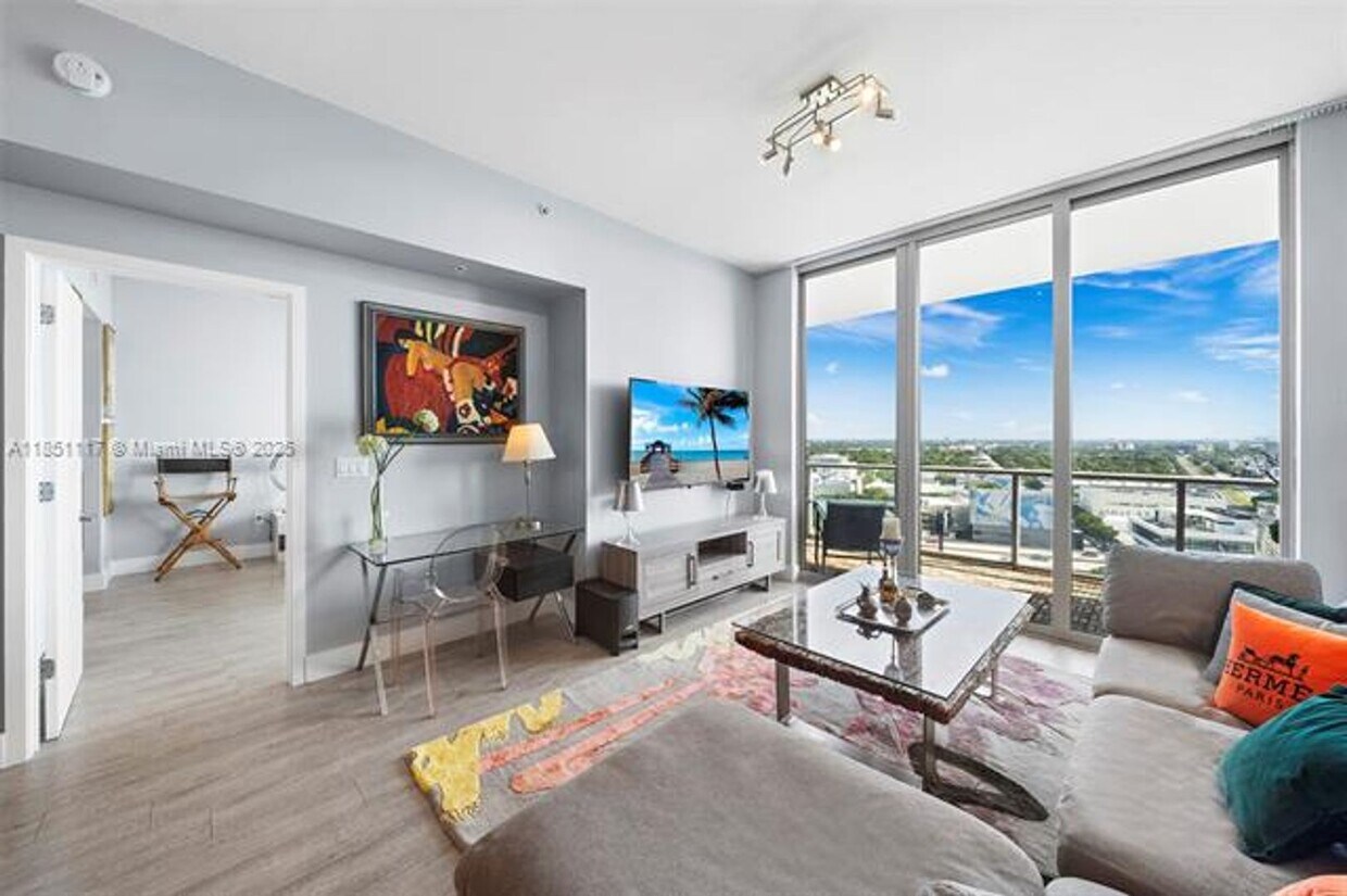 Foto principal - 3470 E Coast Ave