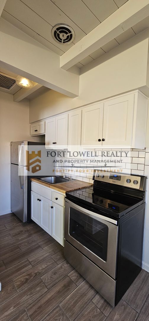Building Photo - Charming 1 Bed/1 Bath – Near U of A & Down...