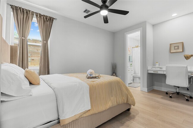 Foto del edificio - 2420 Briley St