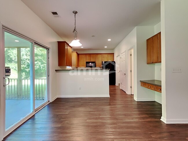 Building Photo - 108 Sarmiento Ln