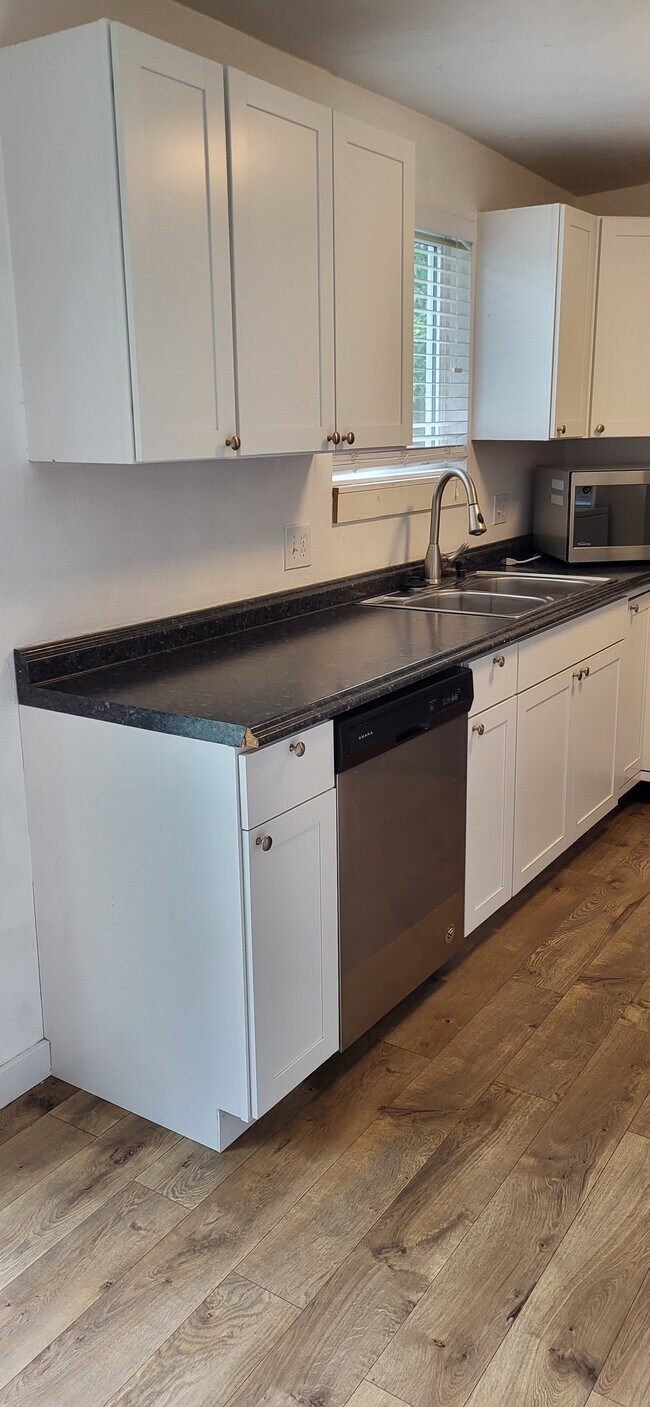 Building Photo - 480 E 4200 S