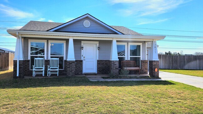 Building Photo - PRE-LEASING JUNE 2024 - ADORABLE COTTAGE I...
