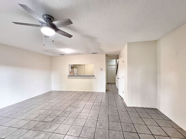 Foto del edificio - Two-Bedroom Townhome in Winter Haven
