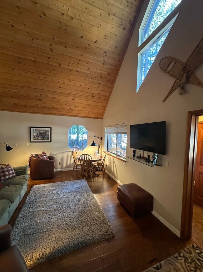 Building Photo - Charming 3 Bed Ski Lease in Tahoe Donner