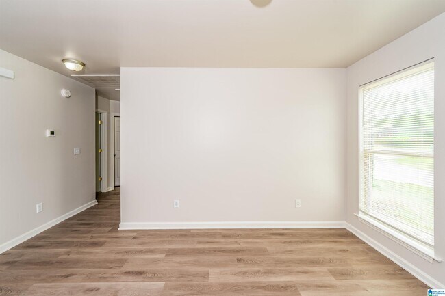 Foto del edificio - 975 Moonlite Dr