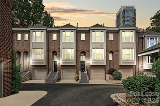 Building Photo - 343 W 7th St
