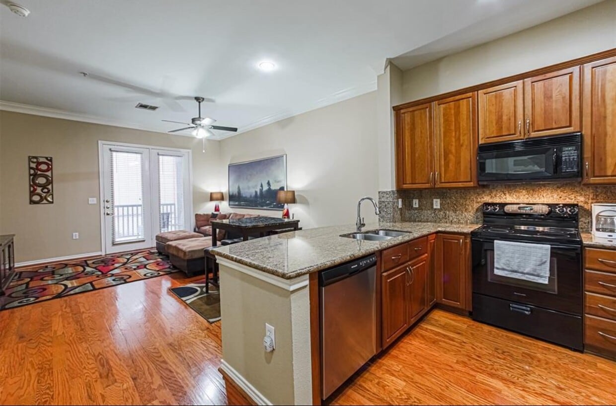 Foto principal - 2400 McCue Rd