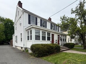 Building Photo - 23 E Hanover Ave