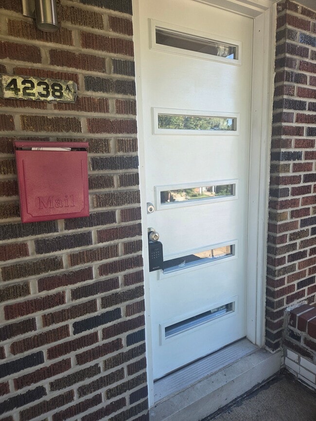 Foto del edificio - 4238 S 38th St