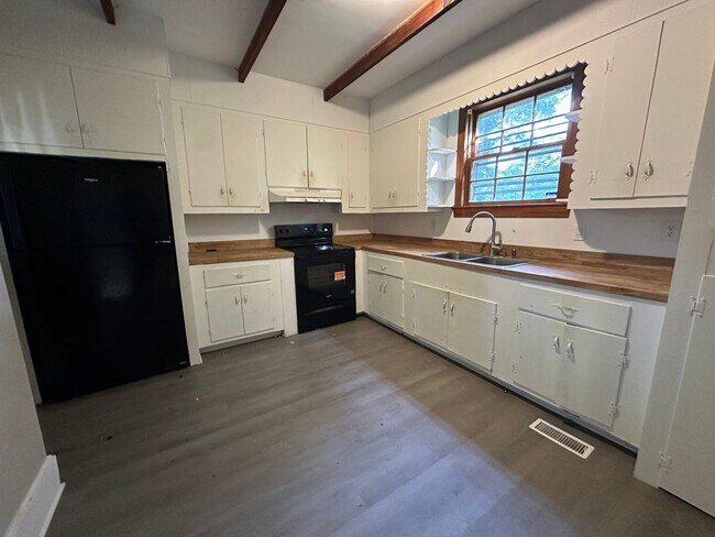 Foto del edificio - 213 E Gale St