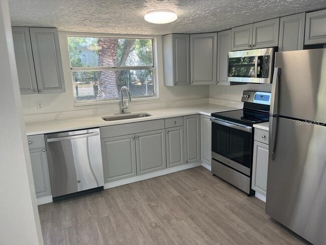 Foto del edificio - 7431 Buchanan Dr