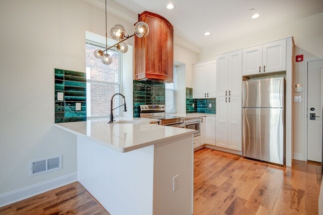 Photo - 2841 W Diamond St Apartment