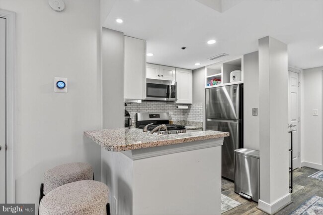 Foto del edificio - 1050 N Taylor St