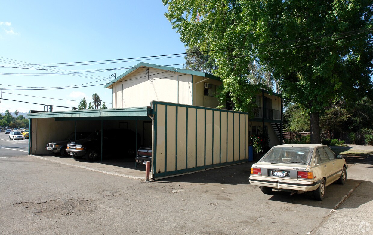 Foto del edificio - 6111 Montecito Blvd