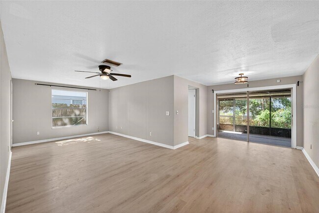 Foto del edificio - 1712 Village Ct