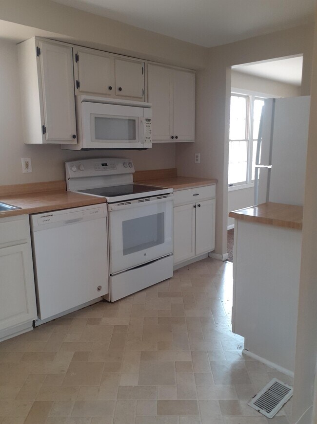 Photo - 2403 Tatnuck Ct Townhome