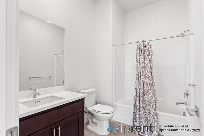 Building Photo - 1625 Delano St