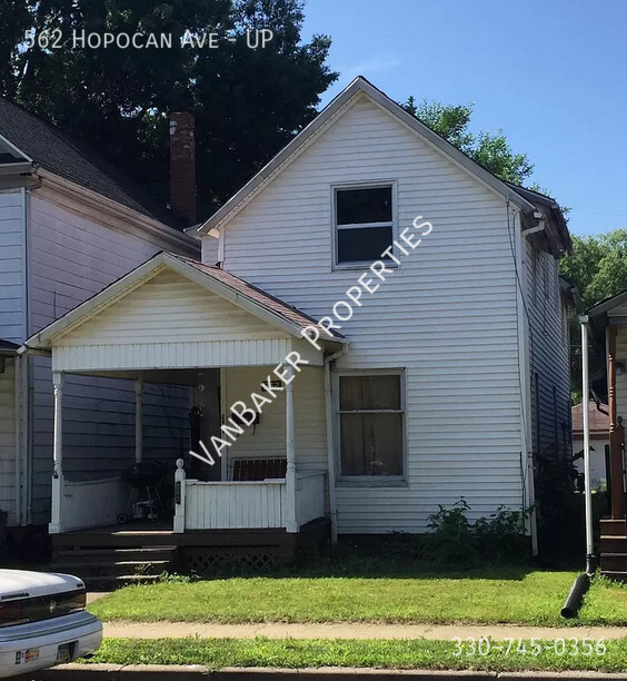 562 E Hopocan Ave Unit UP, Barberton, OH 44203 Room for Rent in