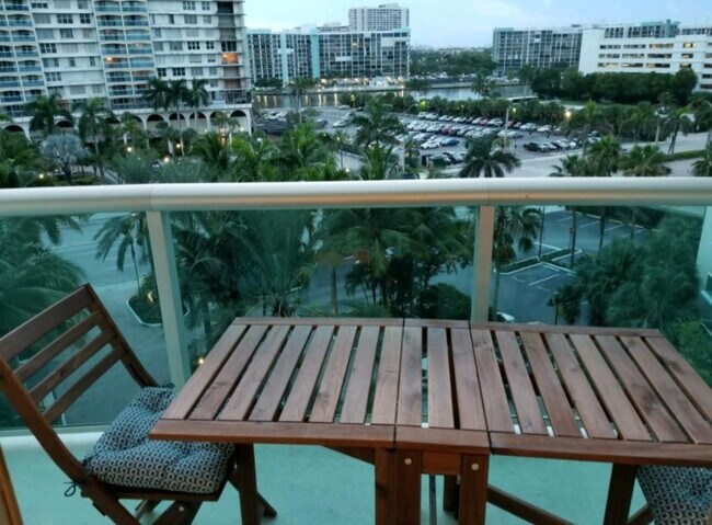 Foto del edificio - 3801 S Ocean Dr