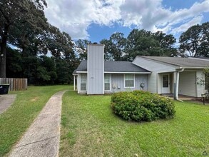 Building Photo - 282 Somerset Dr