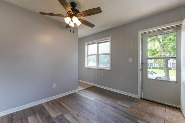 Building Photo - 505 Maier Dr