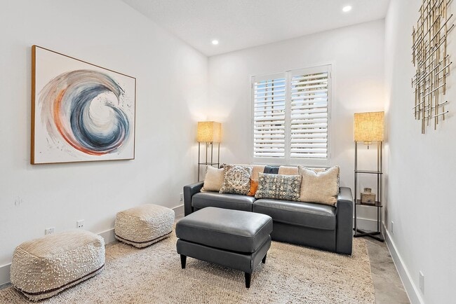 Building Photo - 503 Resort Ln