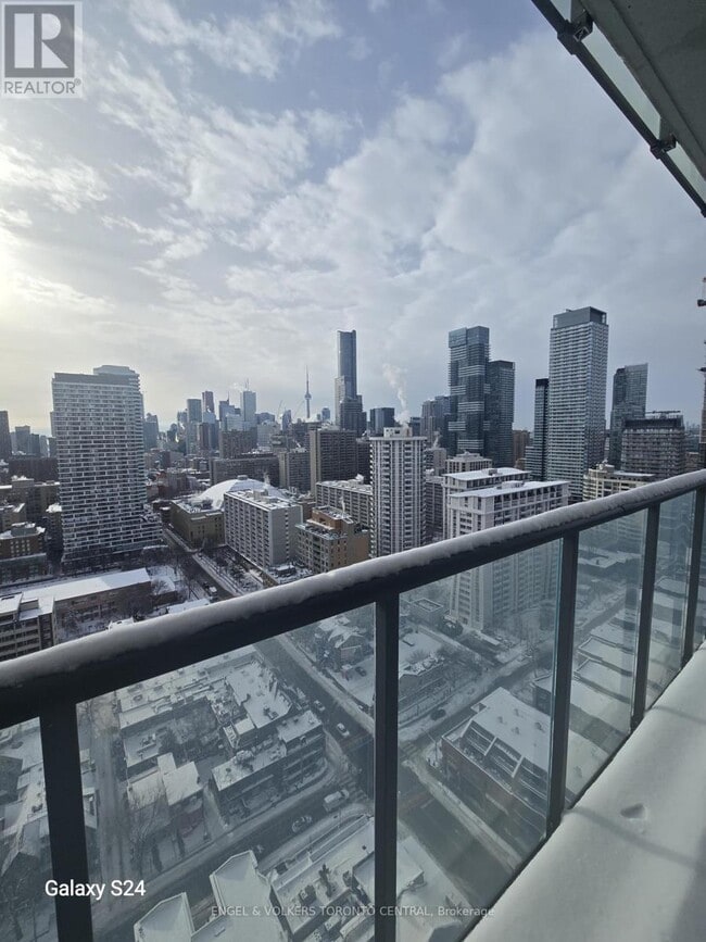 Building Photo - 81 Wellesley St E