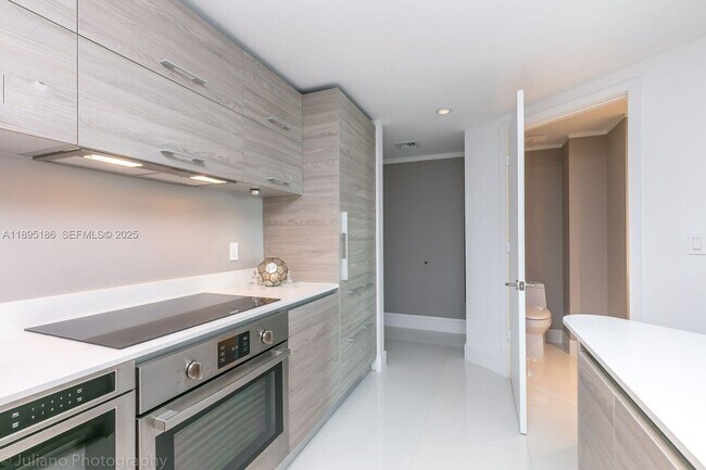 Foto del edificio - 1300 S Miami Ave