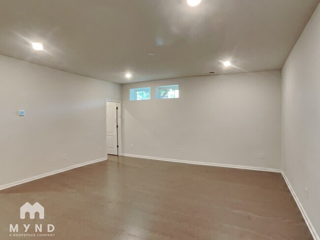 Foto del edificio - 15116 Holly Run Ln
