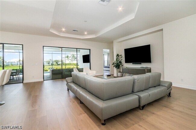 Building Photo - 11110 Canal Grande Dr