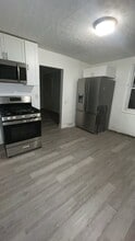 Building Photo - 3014 Nursery Ave