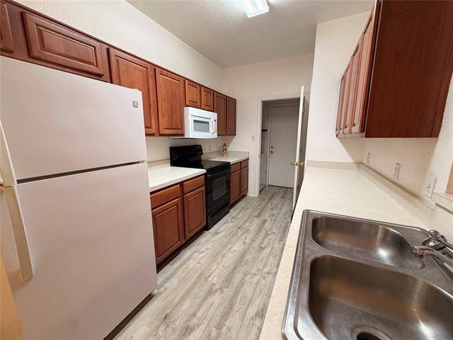 Foto del edificio - 3501 Cattlebaron Dr