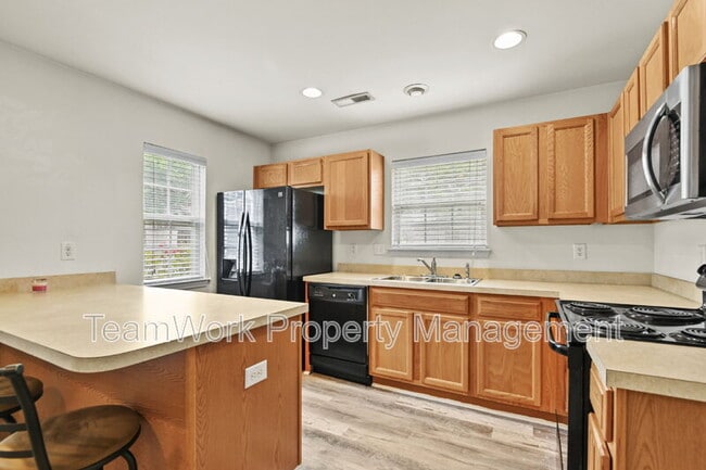 Building Photo - 412 Truman Dr