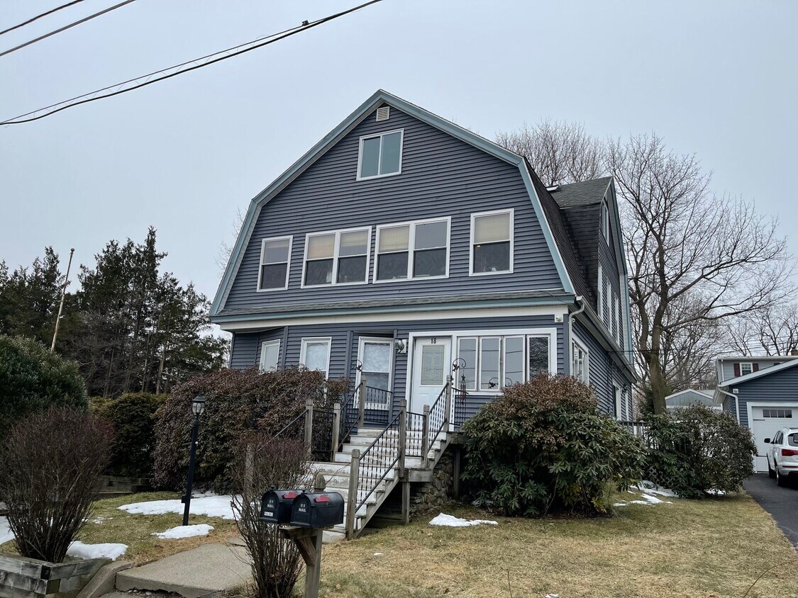 Primary Photo - 18 Thayer Ave