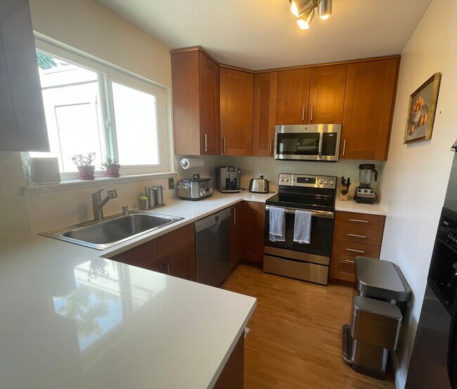 Foto del edificio - Spacious 2BD/1.5BA Townhouse in Walnut Cre...