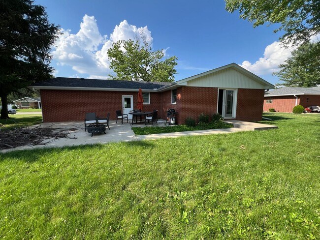 Foto del edificio - Welcome to this charming 3 bedroom, 2.5 ba...